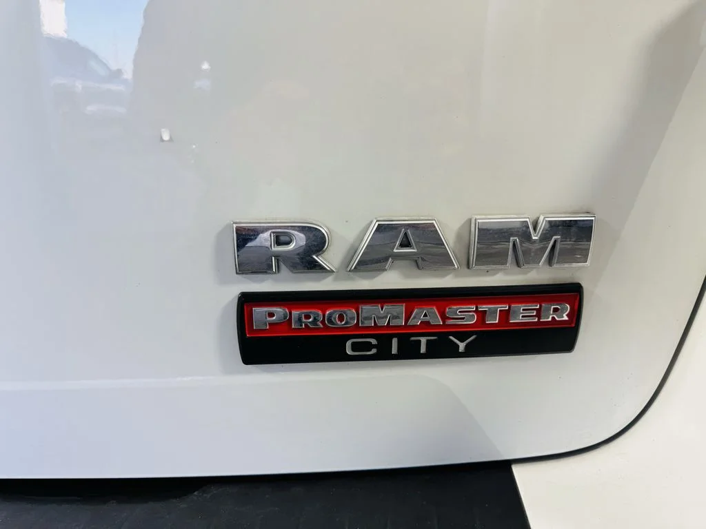 Used 2022 White Ram Base image 18
