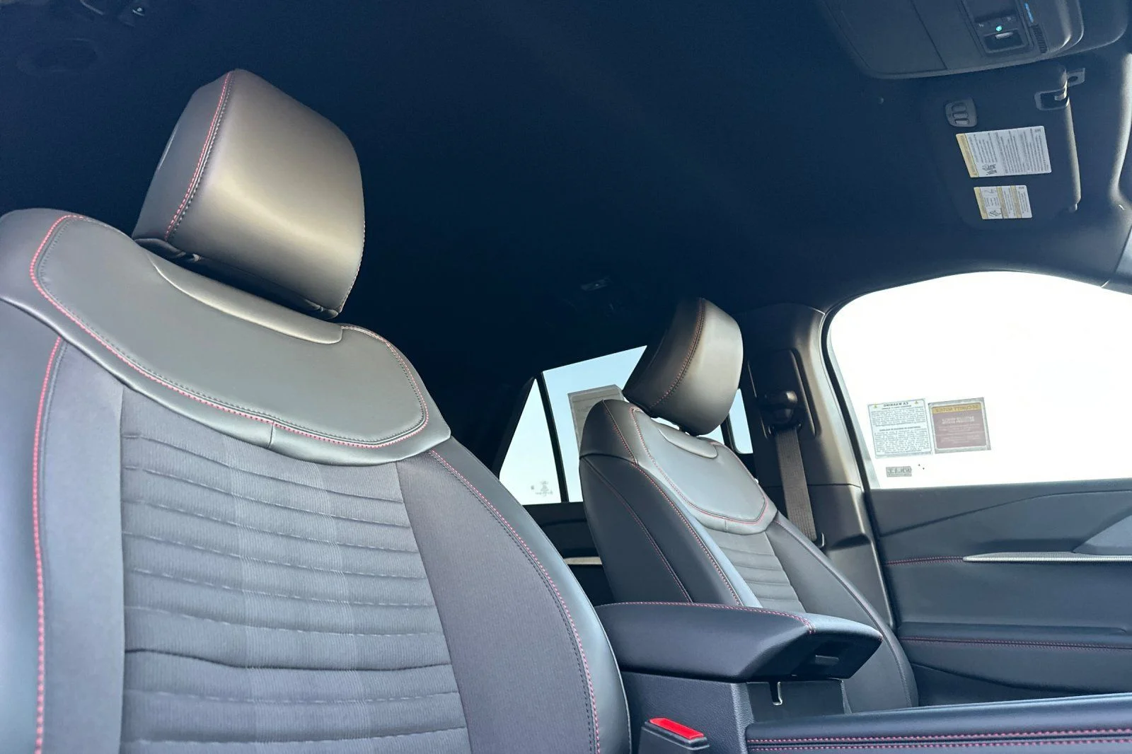 2026 Ford Explorer ST-Line - Photo 13