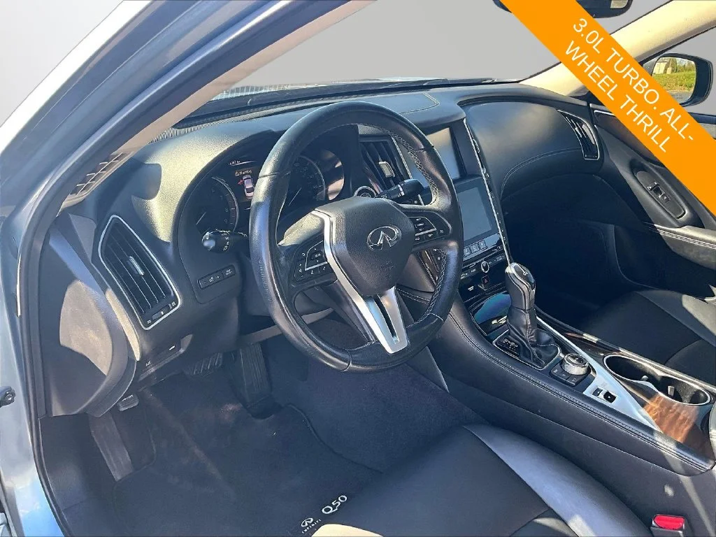 Used 2018 Blue INFINITI 3.0t LUXE image 13