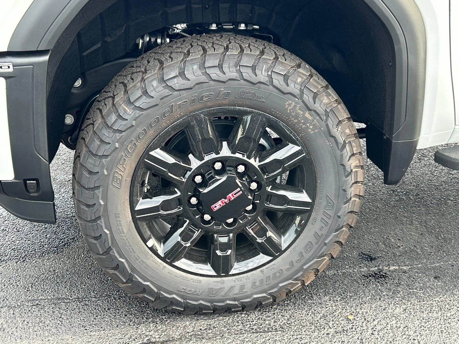 New 2026 Summit White GMC AT4 image 10