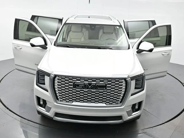 Used 2021 WHITE FROST TRICOAT GMC Denali image 45