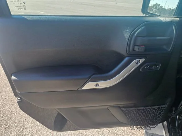 Used 2017 Black Jeep Sahara image 10