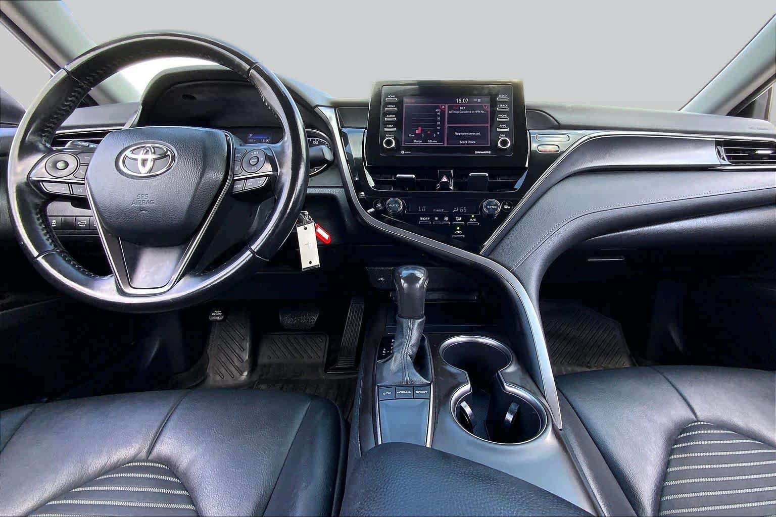 Used 2023 Ice Cap Toyota SE image 15