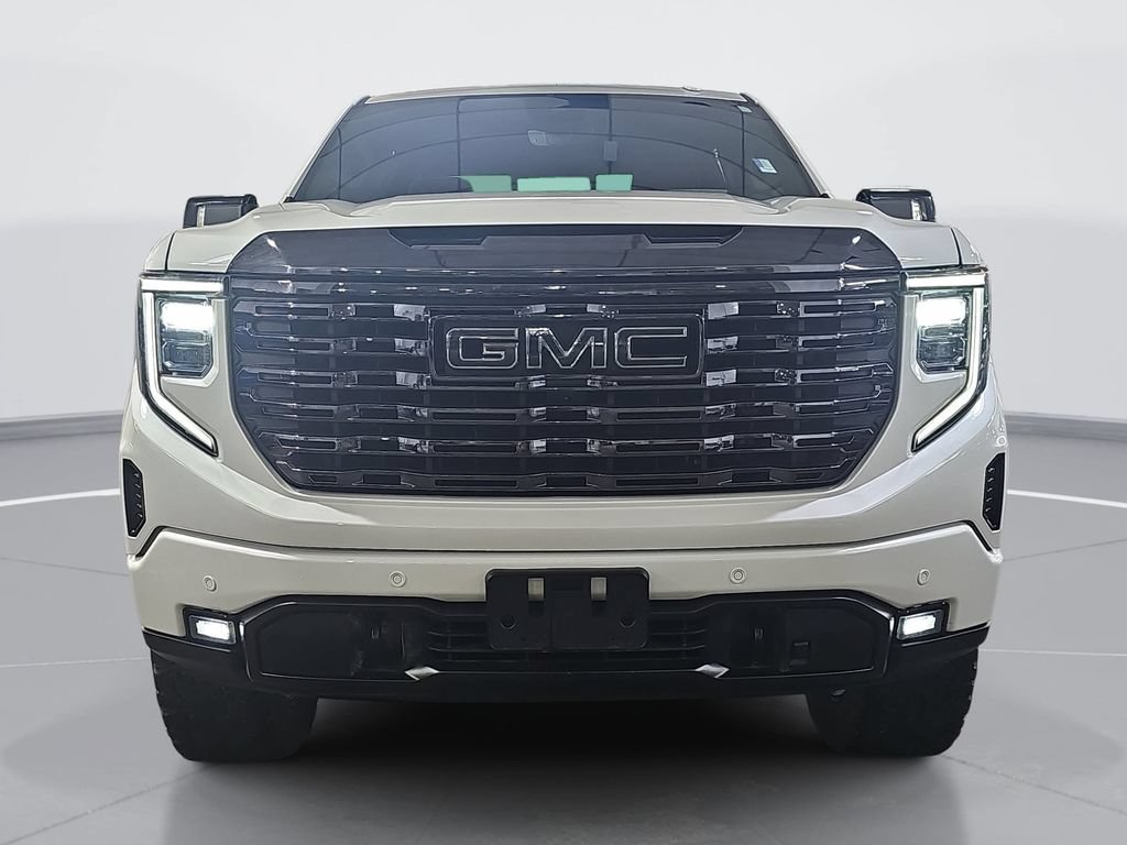 Used 2023 White Frost Tricoat GMC Denali Ultimate image 10