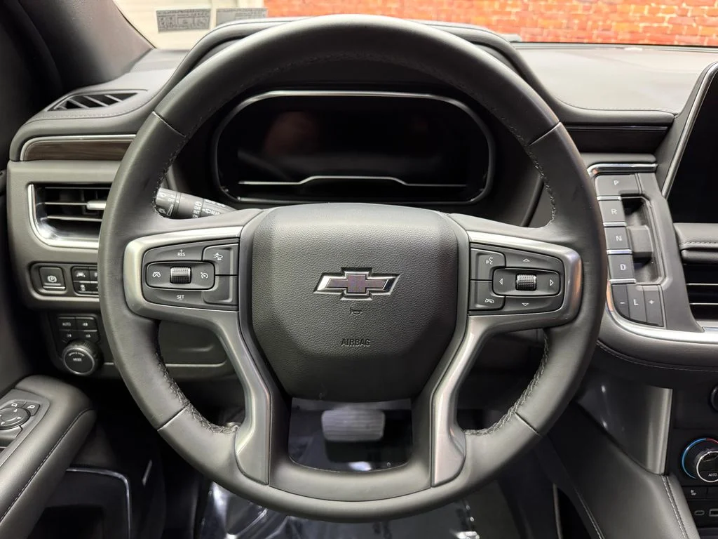 Used 2024 Black Chevrolet Z71 image 14