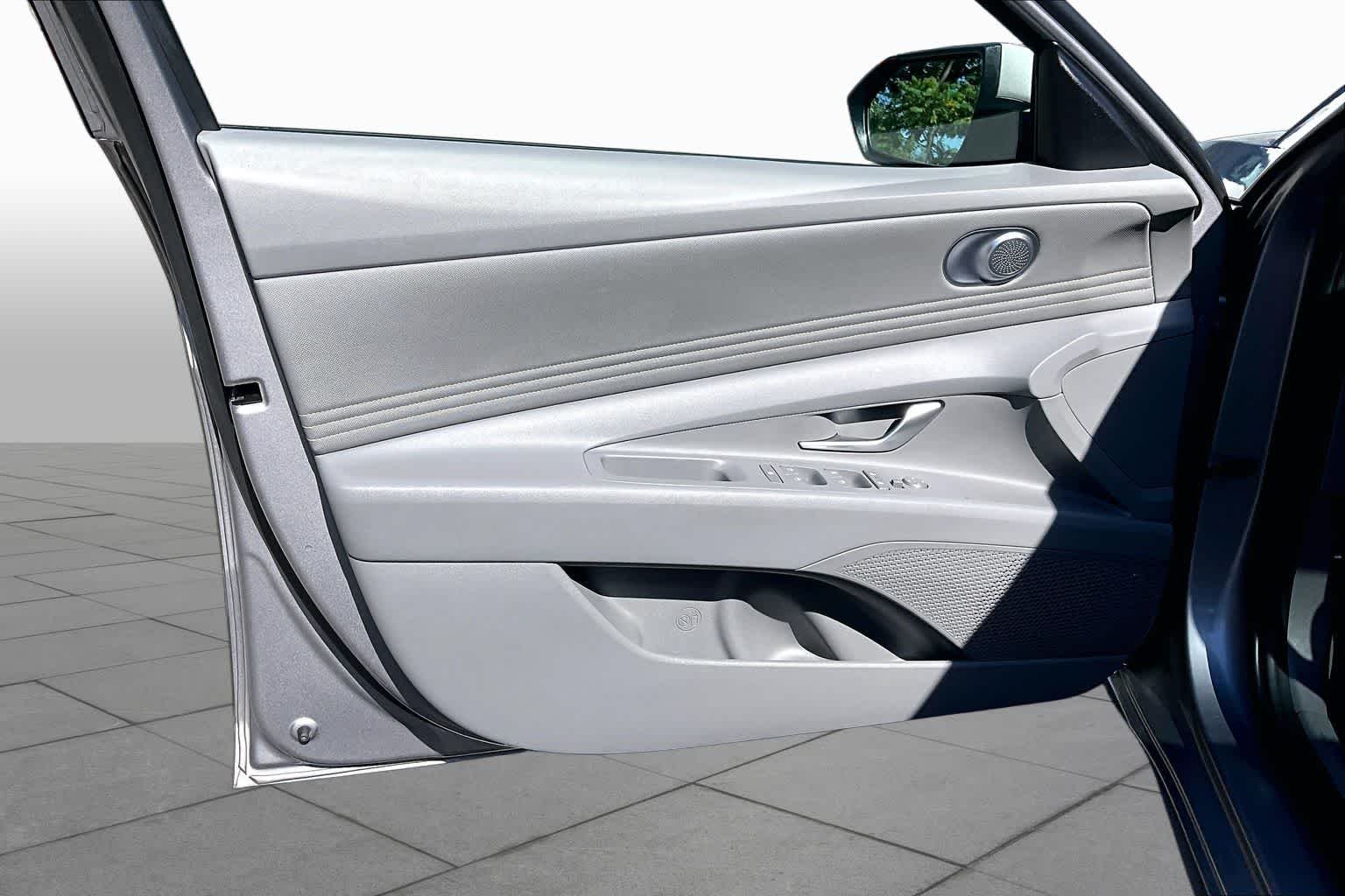 Used 2025 Fluid Metal Hyundai SEL Convenience image 21