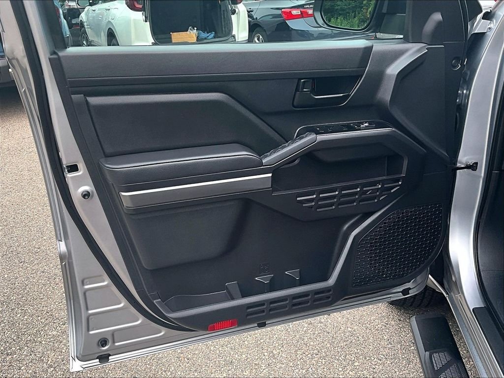 Used 2025 Silver Toyota SR5 image 9