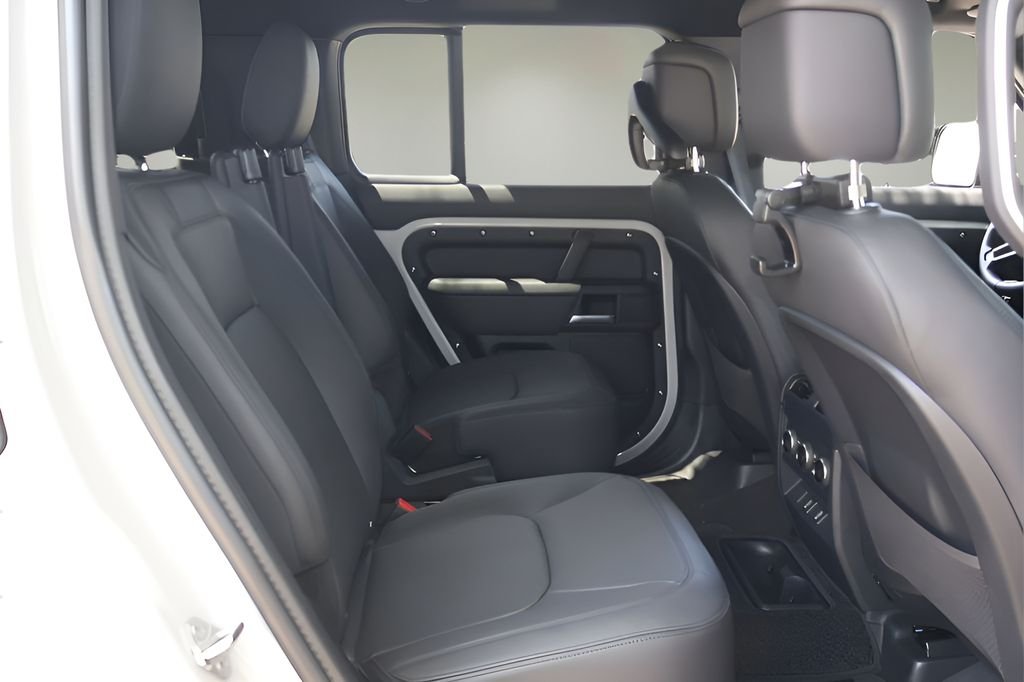 New 2026 Borasco Grey Land Rover X-Dynamic SE image 17