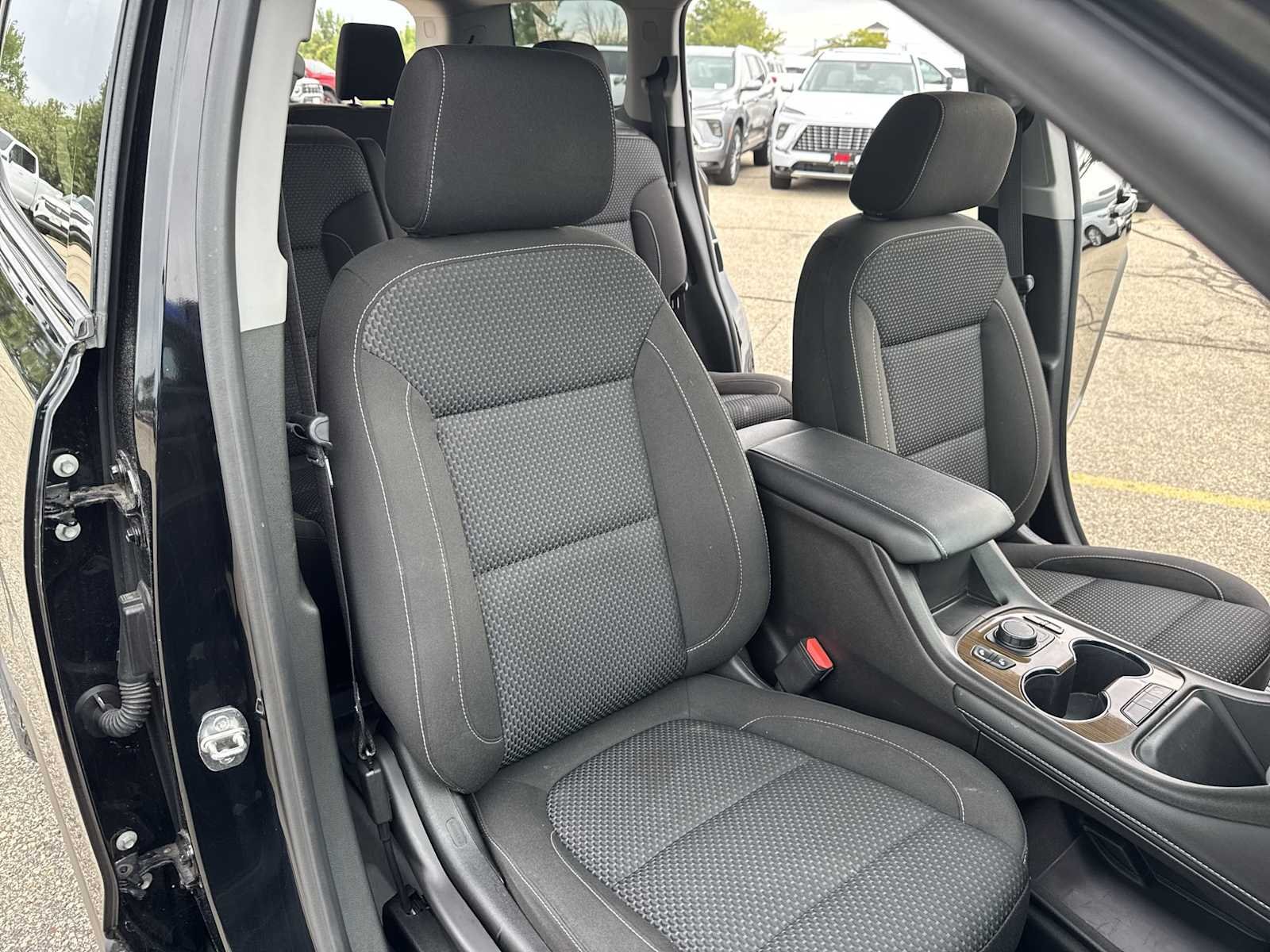 2023 GMC Acadia SLE - Photo 30