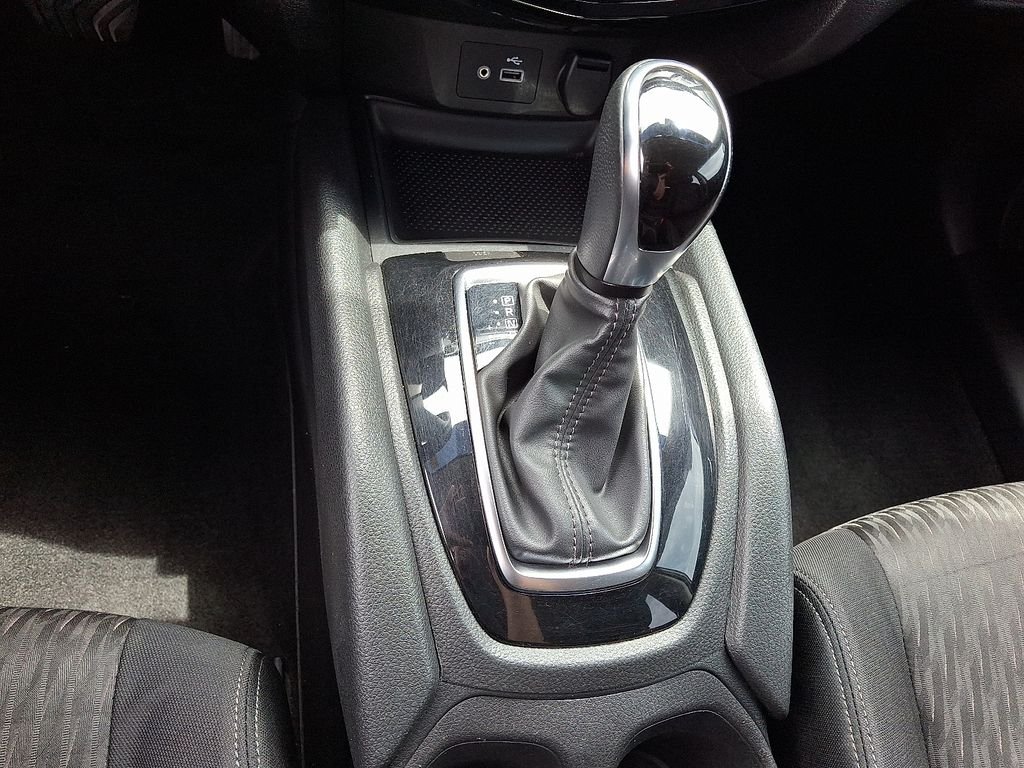 Used 2020 Gray Nissan SV image 16