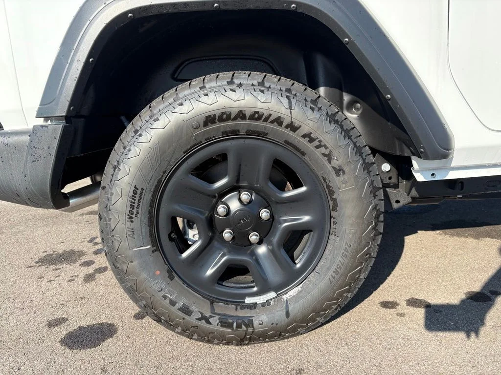 New 2026 Bright White Clear-Coat Exterior Paint Jeep Sport image 30