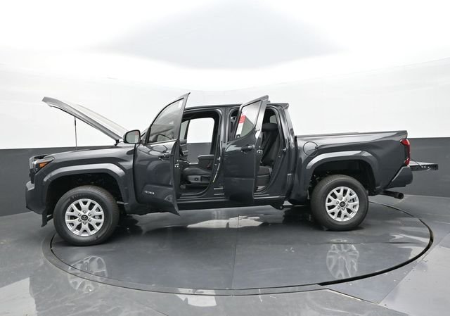 Used 2025 Underground Toyota SR5 image 32