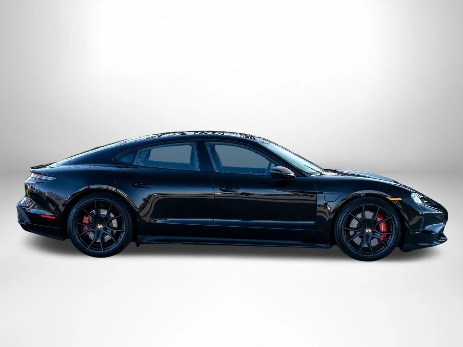 2026 Porsche Taycan GTS - Photo 9