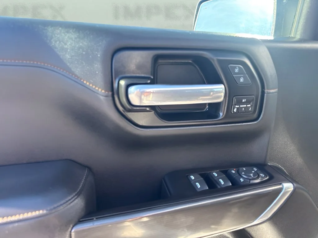 Used 2022 White GMC AT4 image 25