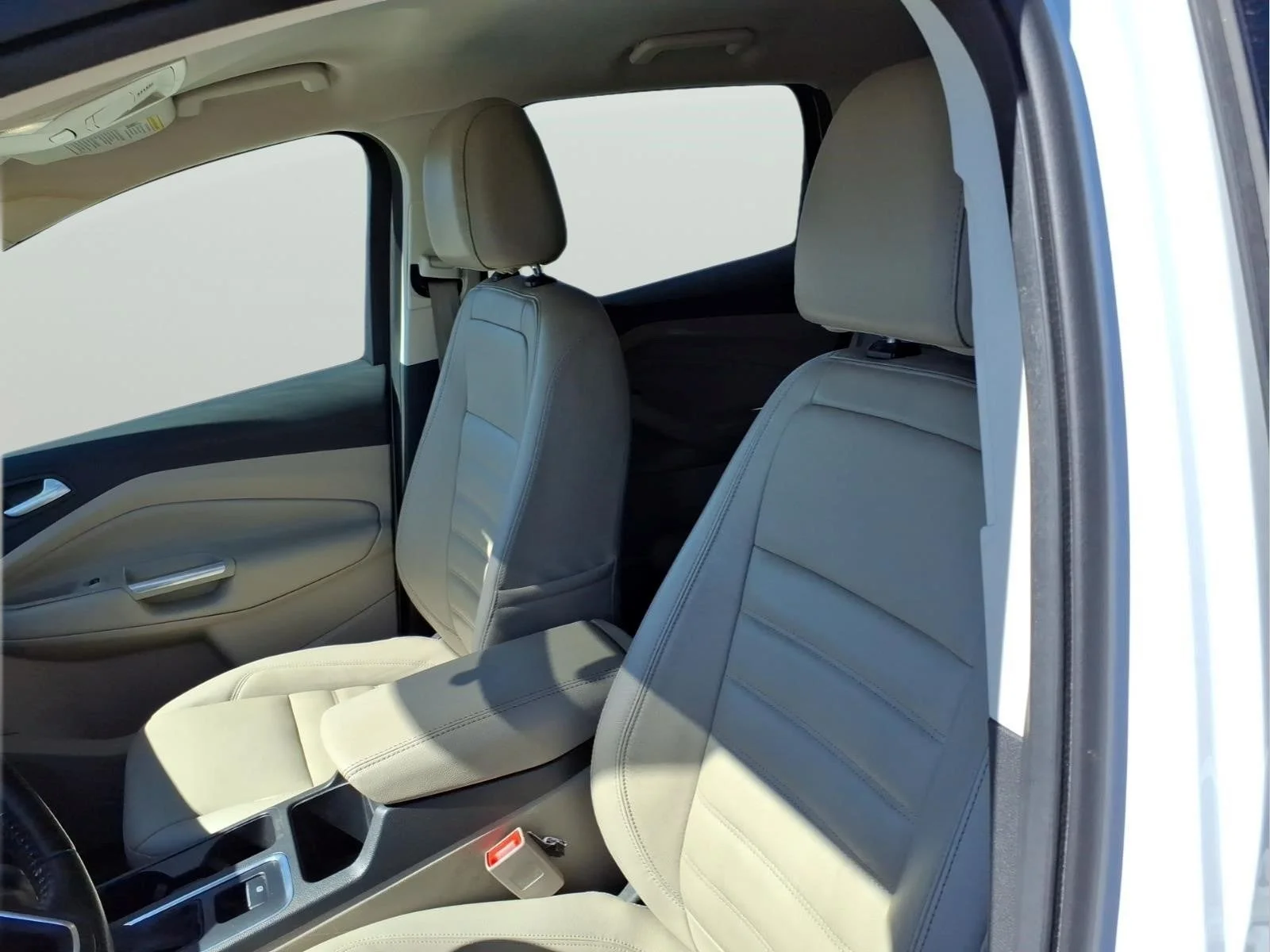 Used 2017 Oxford White Ford SE image 12