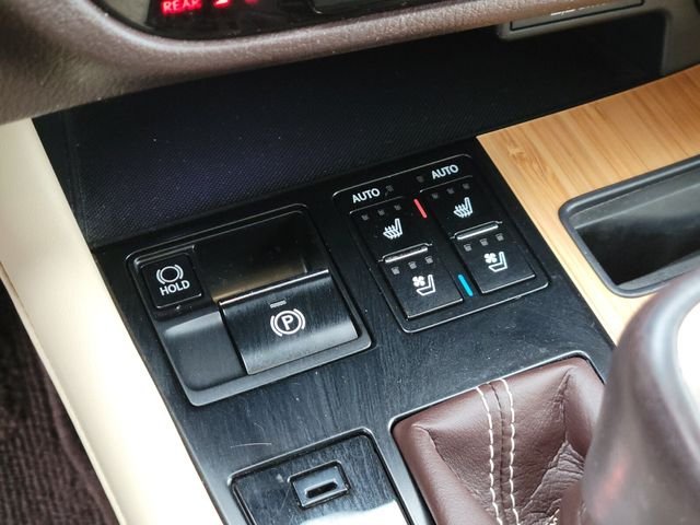 Used 2020 White Lexus 350L image 26