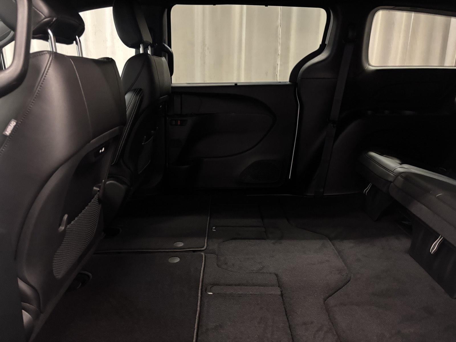 New 2027 Bright White Clear-Coat Paint Chrysler Select image 30