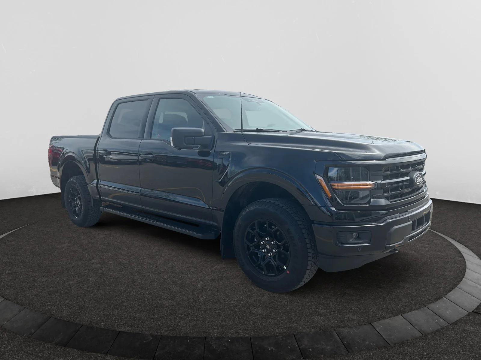 New 2026 Agate Black Metallic Ford XLT image 7