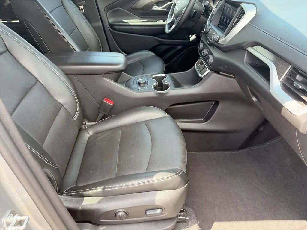 2024 GMC Terrain SLT - Photo 9