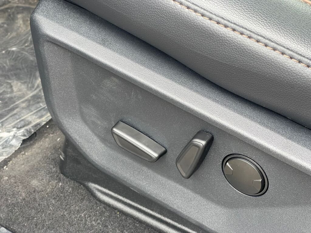 New 2026 Carbonized Gray Metallic Ford LARIAT image 8