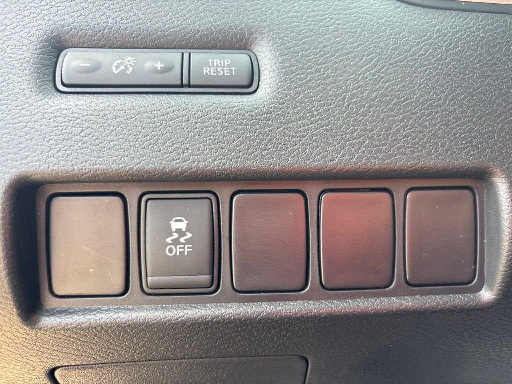 Used 2015 Red Nissan SV image 20
