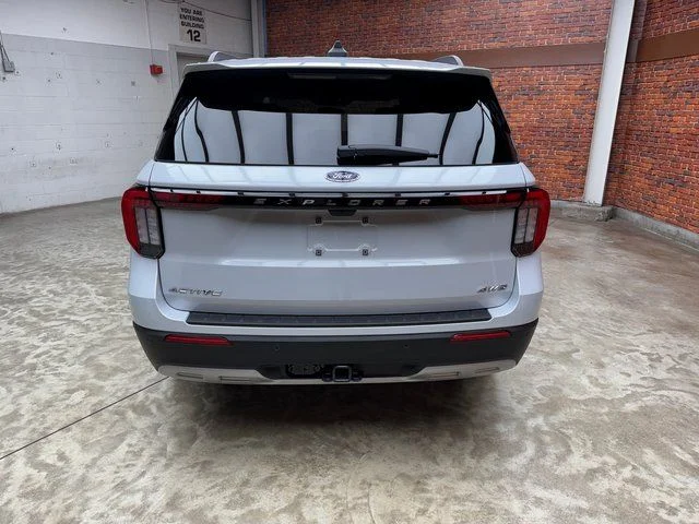 New 2026 Space White Metallic Ford Active image 4
