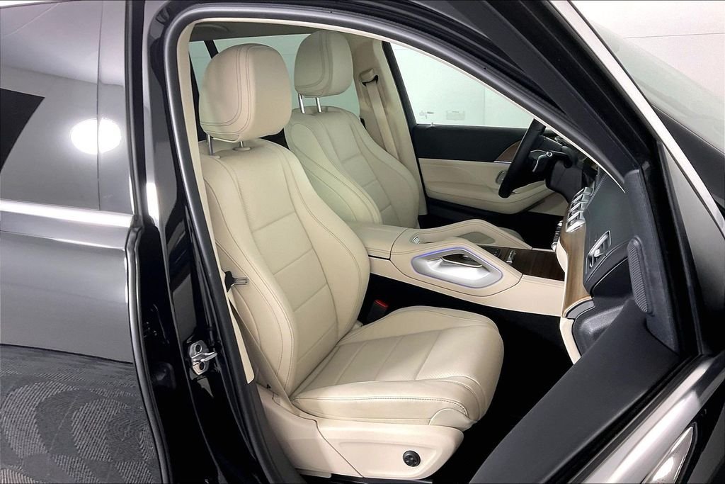 Used 2026 Black Mercedes-Benz GLS 450 image 7