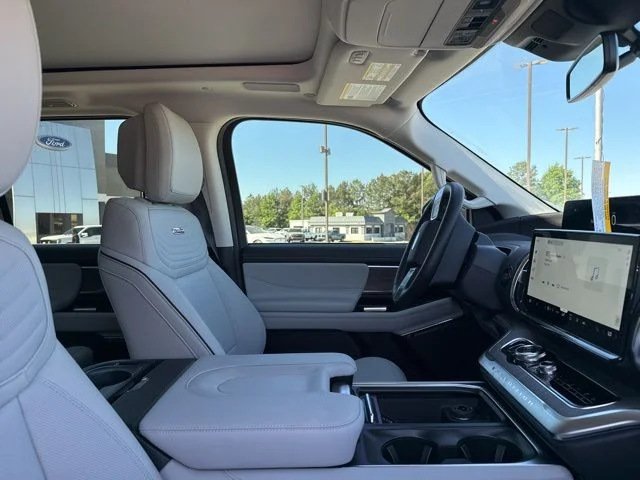 New 2026 Star White Metallic Tri-Coat Ford Platinum image 15