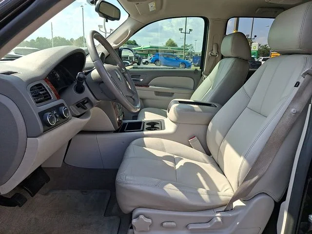 Used 2010 Black Chevrolet LT image 13