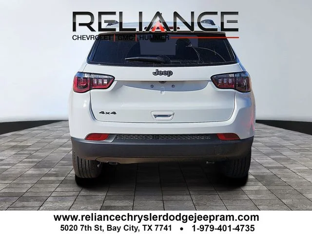 New 2026 Bright White Clearcoat Jeep Latitude image 6