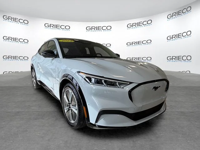Used 2023 White Metallic Ford Premium image 1