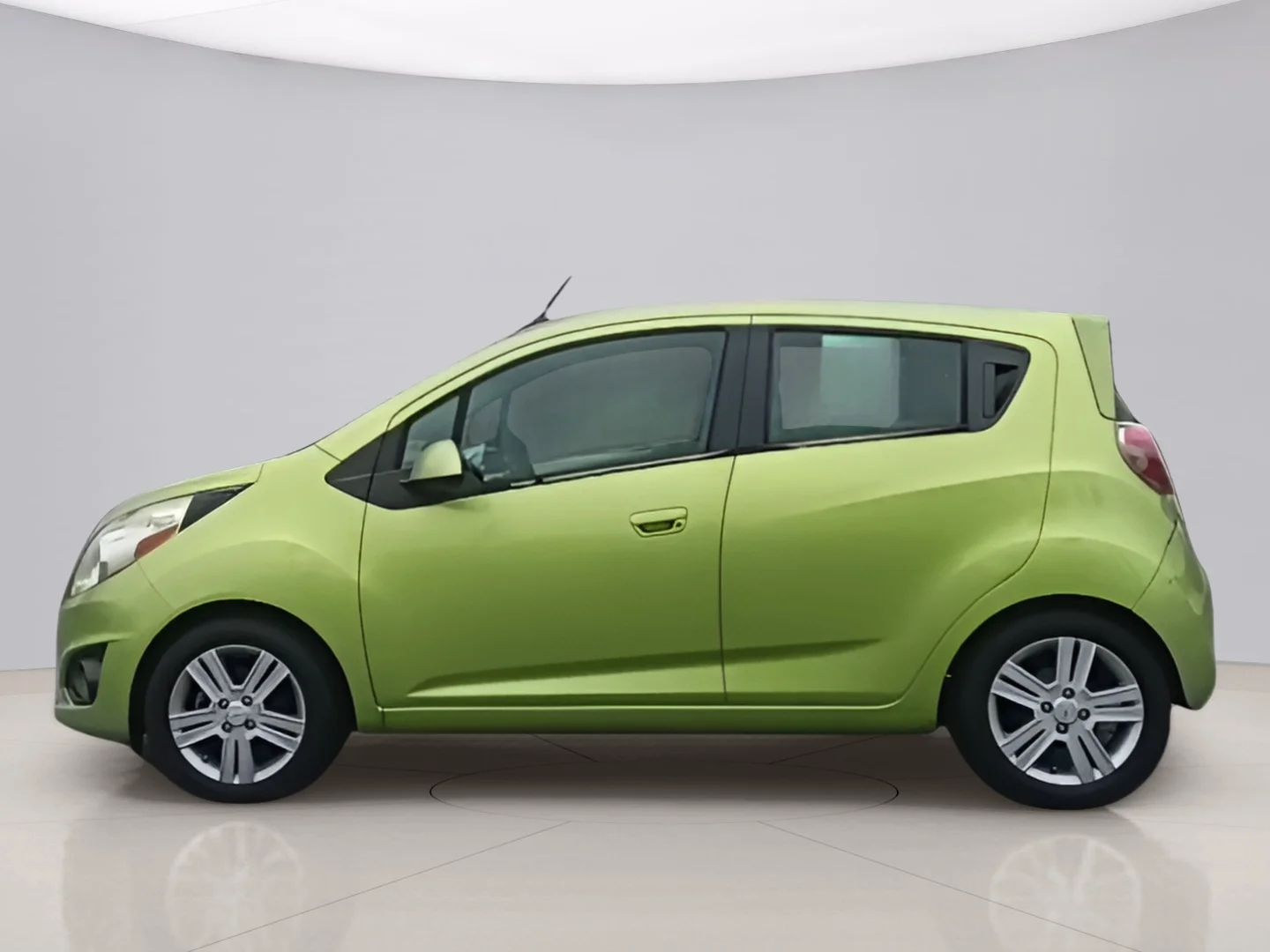 Used 2013 Green Chevrolet LS image 2