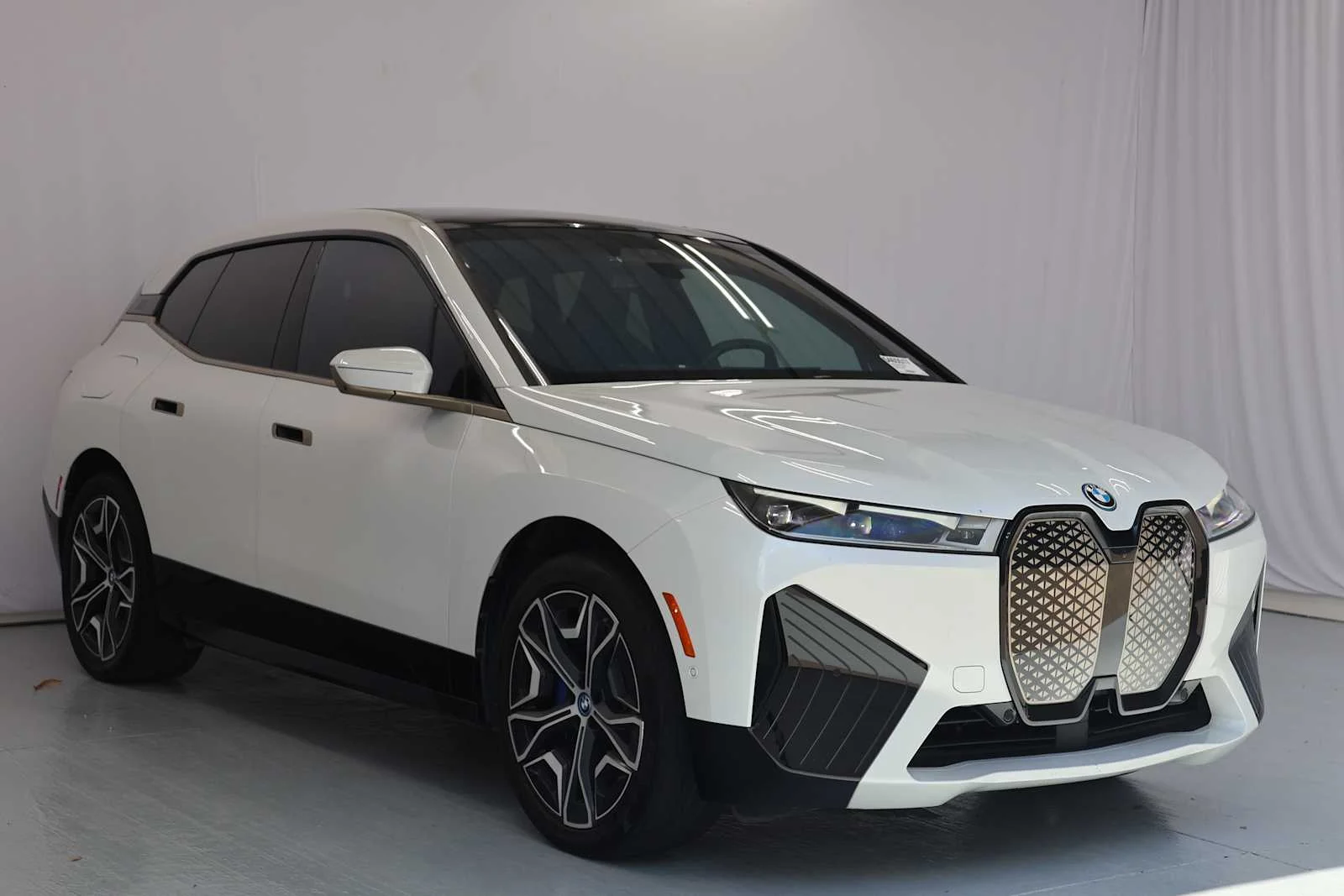 Used 2024 BMW iX Base with VIN WB523CF00RCN65154 for sale in Plano, TX