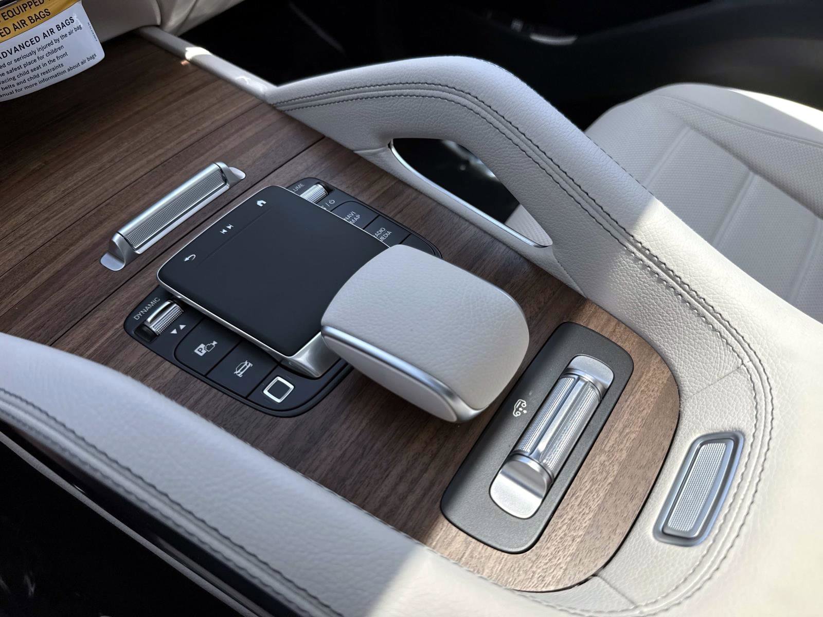 New 2026 Polar White Mercedes-Benz 450 4MATIC® SUV image 29
