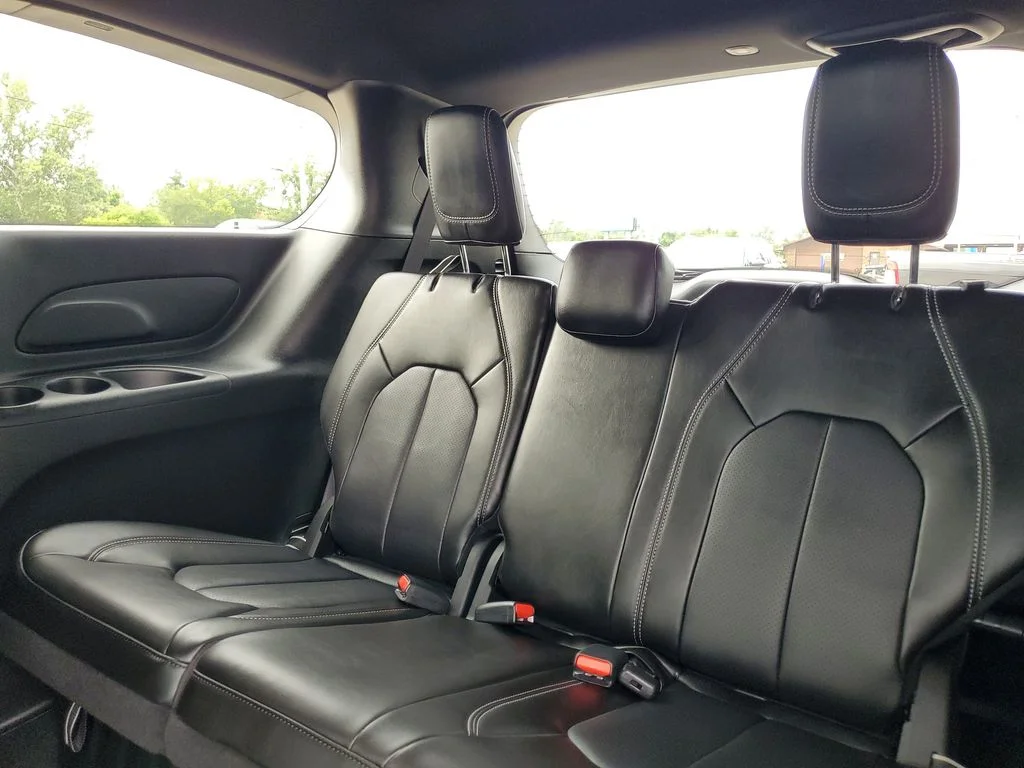 2026 Chrysler Pacifica Select - Photo 32
