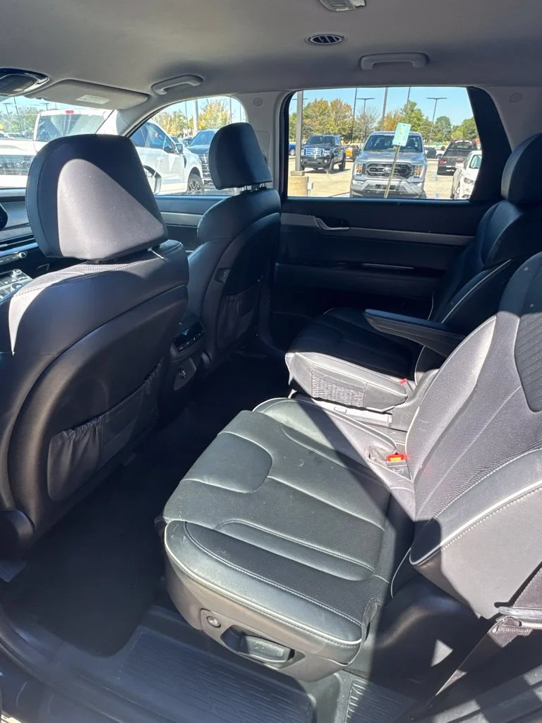 Used 2025 Moonlight Cloud Hyundai SEL image 7