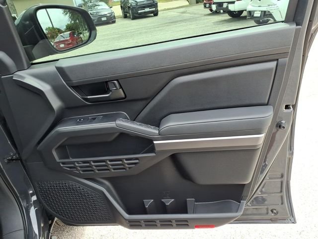 Certified Used 2025  Toyota SR5 image 33
