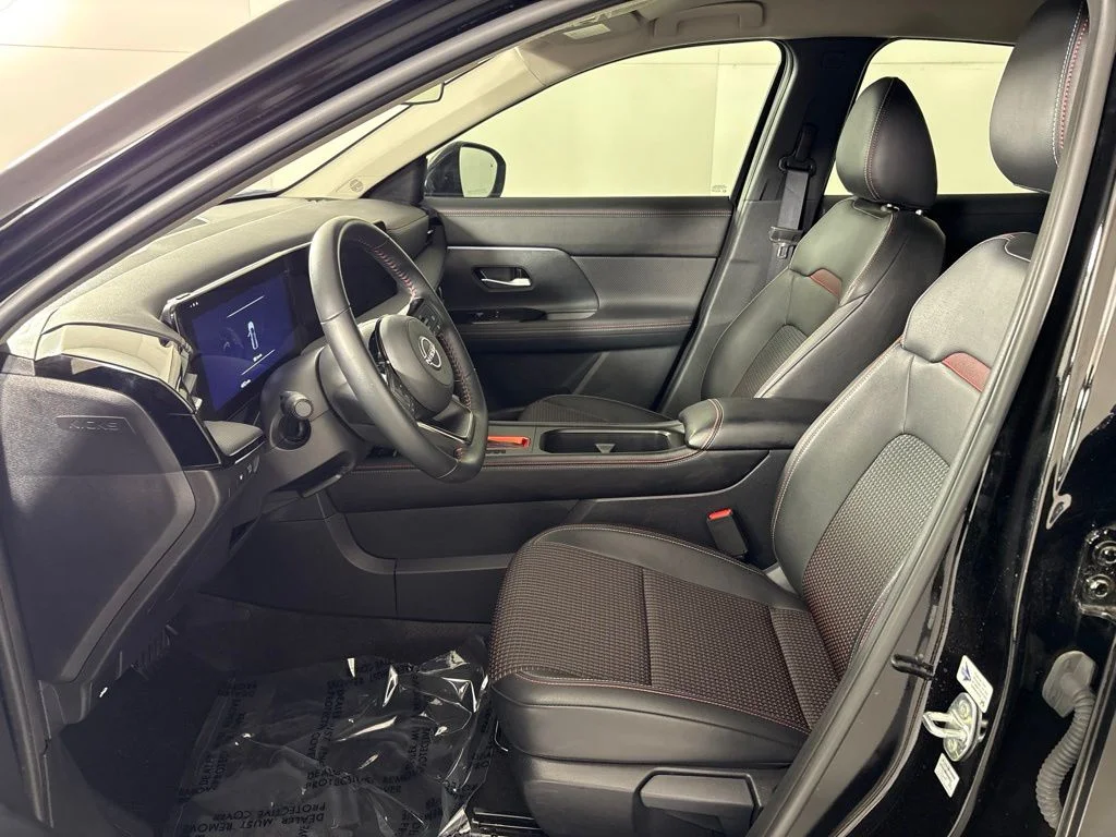 Used 2025 Black Nissan SR image 25