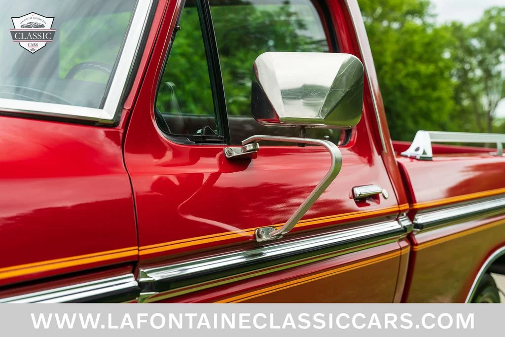 Used 1975 Red Ford  image 42
