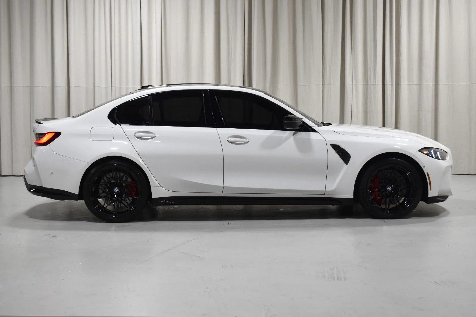 Used 2026 White BMW  image 4