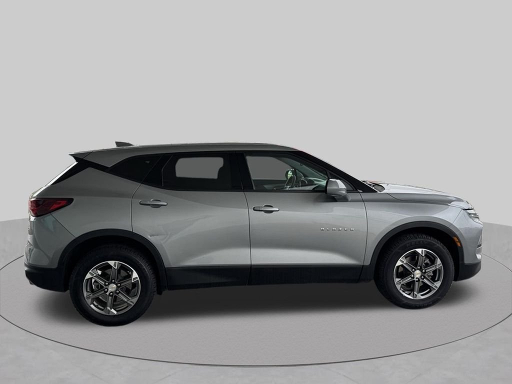 Used 2023 Gray Chevrolet LT image 7
