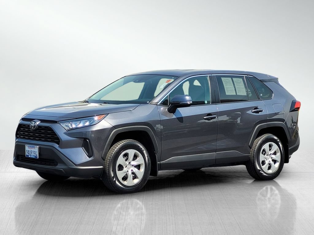 2022 Toyota RAV4 LE - Photo 6