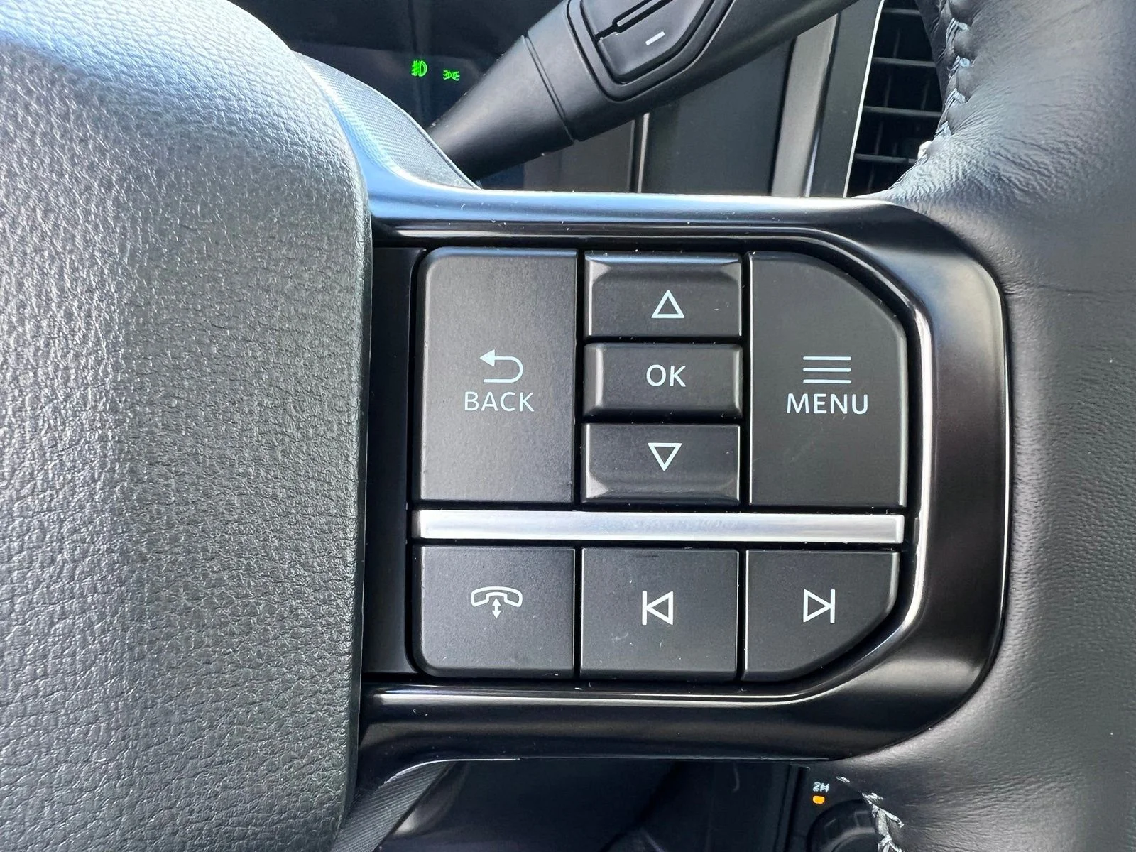 New 2026 Star White Metallic Tri-Coat Ford F-350® Platinum® image 37