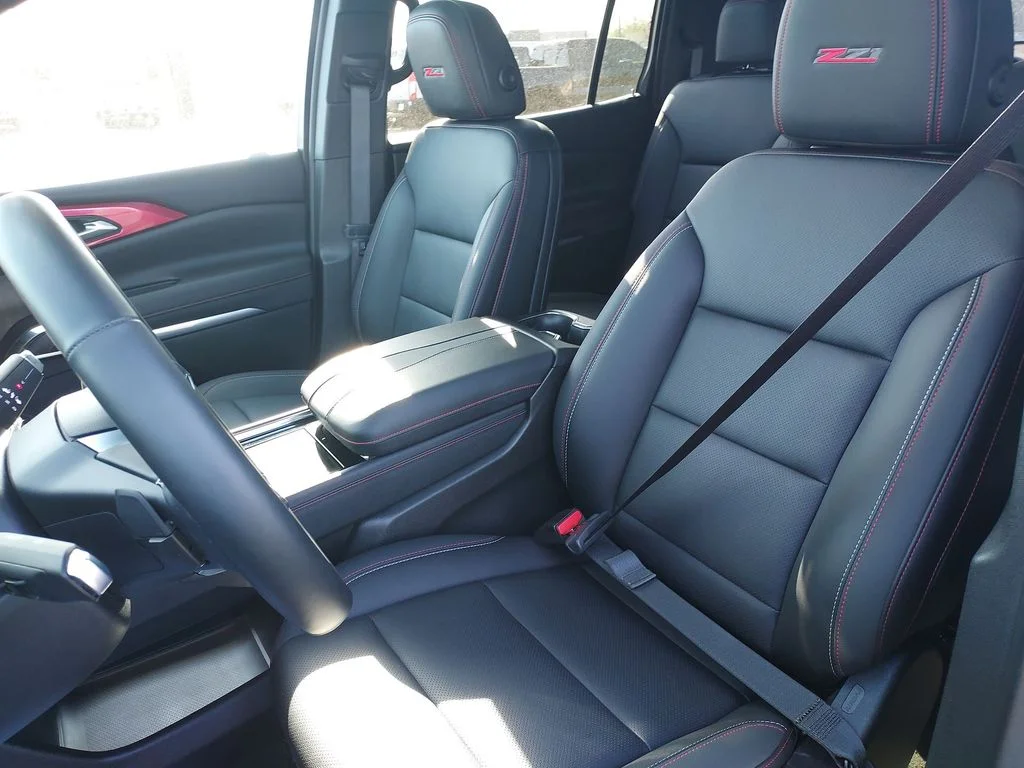 Used 2025 Gray Chevrolet Z71 image 11