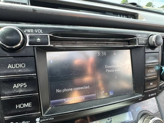 Used 2018 Galactic Aqua Mica Toyota XLE image 3