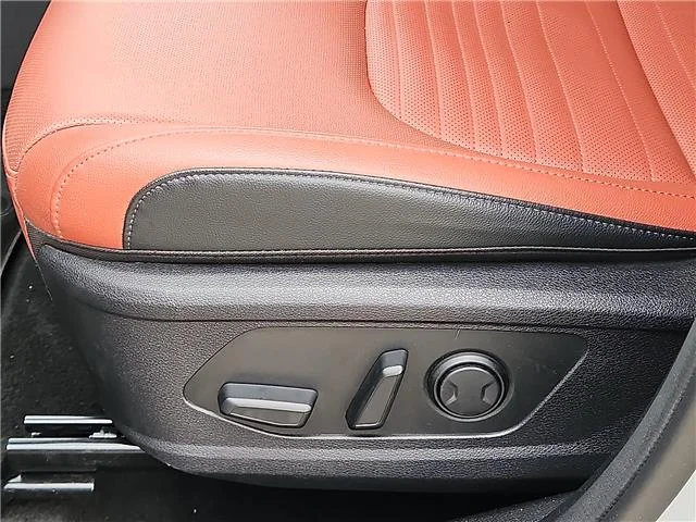 Used 2024 Gray KIA SX Front-Wheel Drive image 13