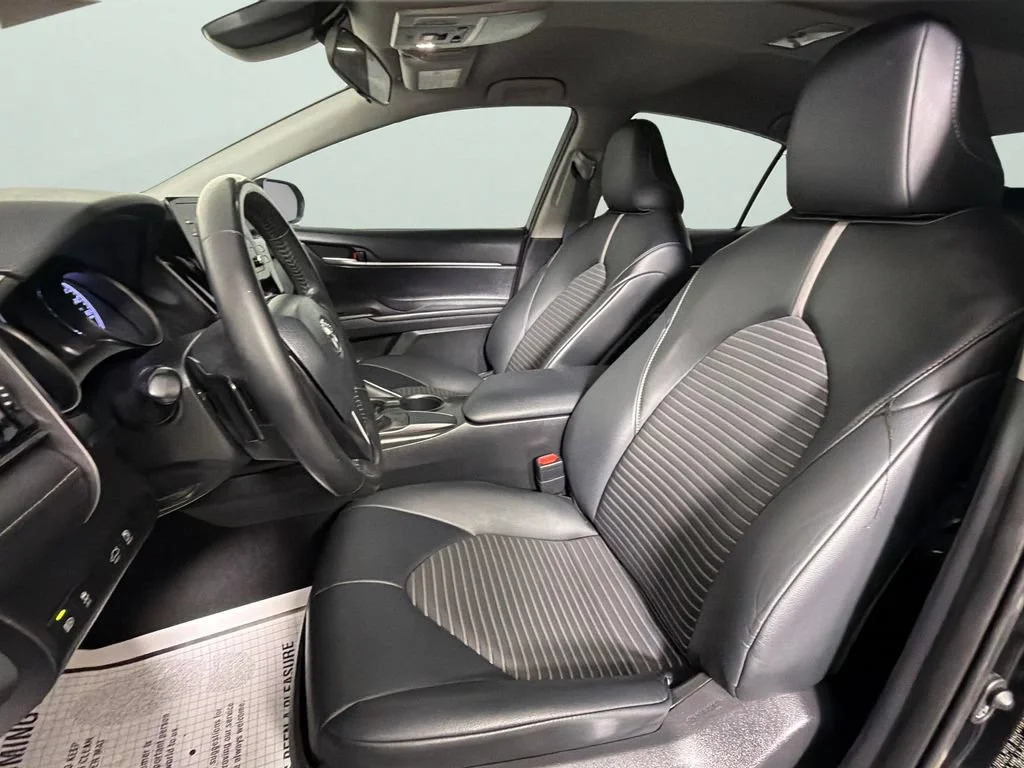 2021 Toyota Camry SE - Photo 17