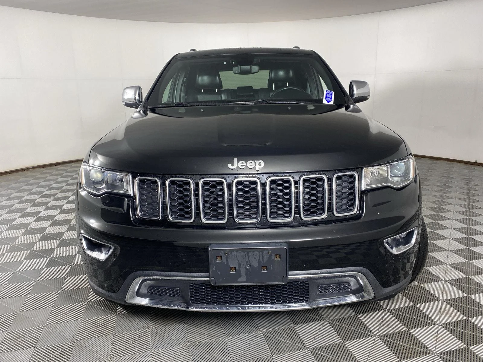 Used 2020 Diamond Black Crystal Pearlcoat Jeep Limited image 2