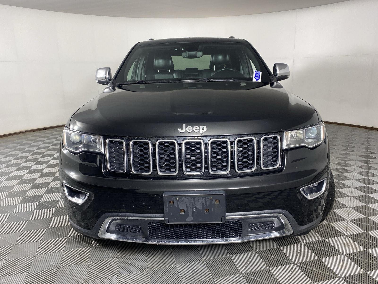 Used 2020 Diamond Black Crystal Pearlcoat Jeep Limited image 2