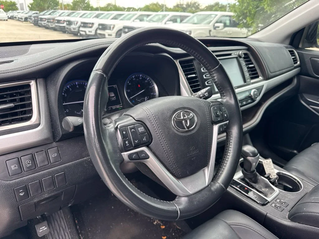 Certified Used 2019 Toasted Walnut Pearl Toyota XLE image 9